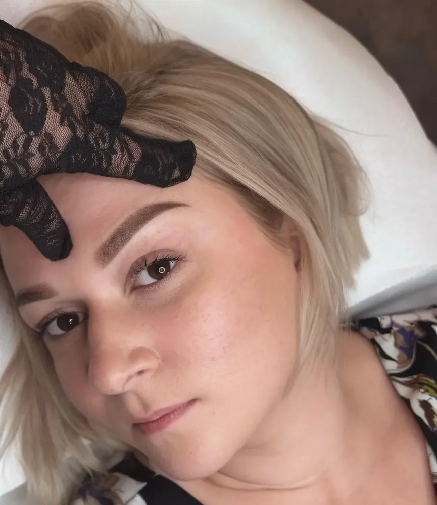 Remodelage des sourcils